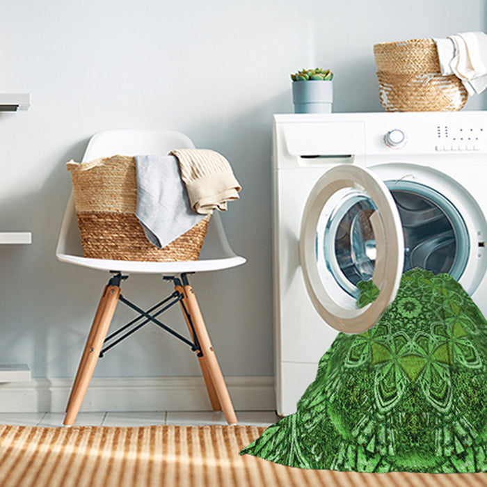 Machine Washable Transitional Deep Emerald Green Rug in a Washing Machine, wshpat126grn