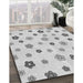 Machine Washable Transitional Platinum Gray Rug in a Family Room, wshpat1275gry