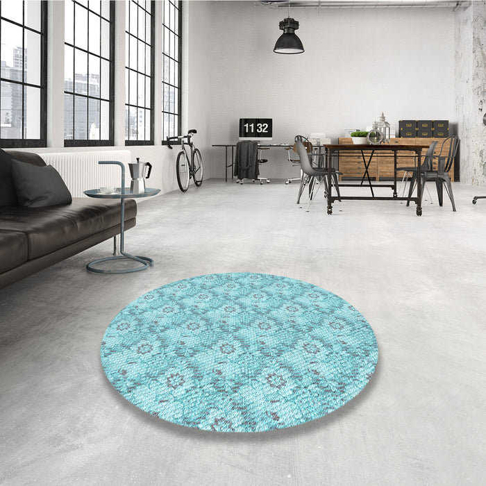 Round Patterned Blue Rug in a Office, pat1286lblu
