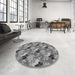 Round Patterned Gray Rug in a Office, pat1293gry