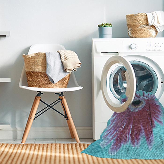 Machine Washable Transitional Bright Turquoise Blue Rug in a Washing Machine, wshpat1303lblu