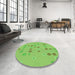 Round Patterned Emerald Green Rug in a Office, pat1319grn