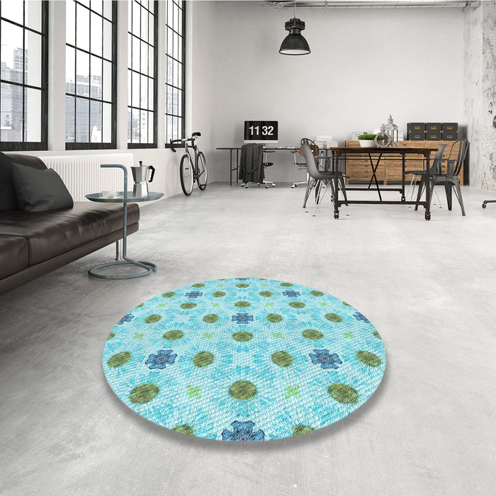 Round Patterned Blue Rug in a Office, pat1330lblu