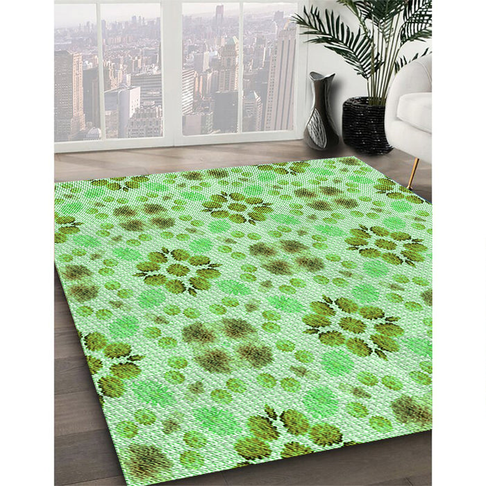 Machine Washable Transitional Green Rug in a Family Room, wshpat1333grn