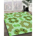 Machine Washable Transitional Green Rug in a Family Room, wshpat1334grn