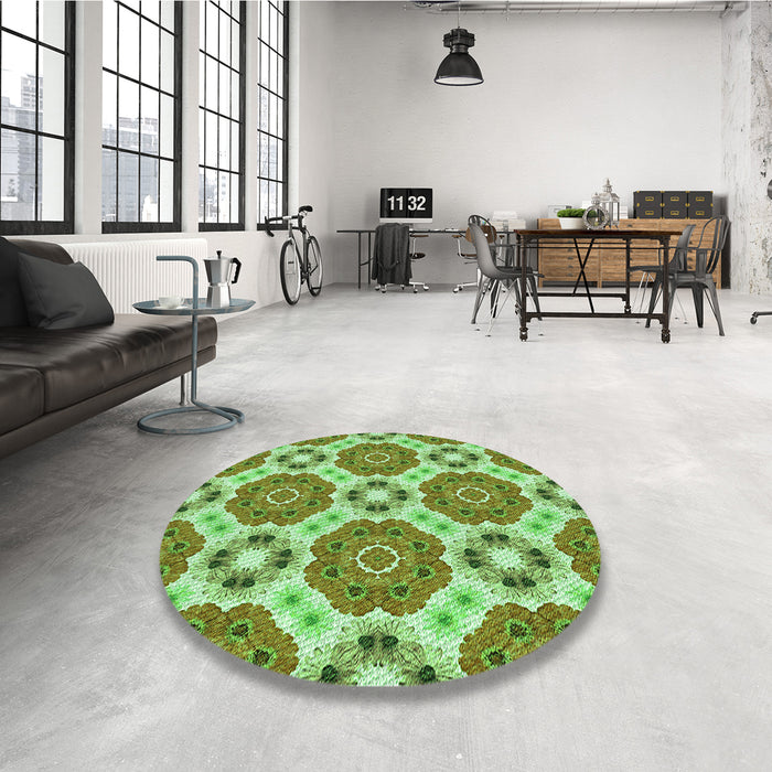 Round Patterned Green Rug in a Office, pat1336grn