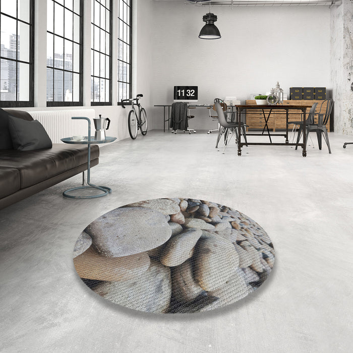 Round Machine Washable Transitional Pale Silver Gray Rug in a Office, wshpat134