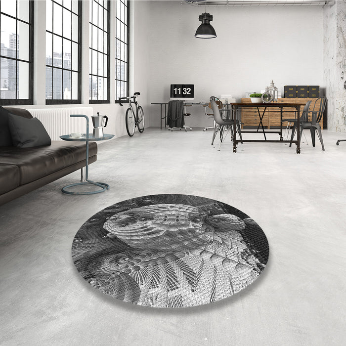 Round Patterned Gunmetal Gray Rug in a Office, pat1354gry