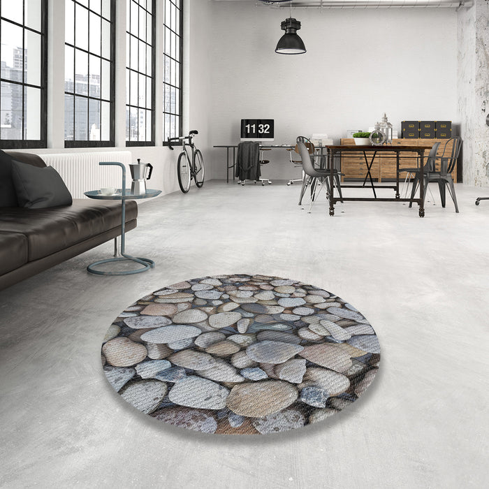 Round Patterned Silver Gray Novelty Rug in a Office, pat135