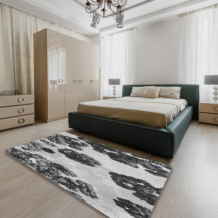 Round Machine Washable Transitional Silver Gray Rug in a Office, wshpat1363gry