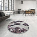 Round Patterned Platinum Silver Gray Novelty Rug in a Office, pat1363