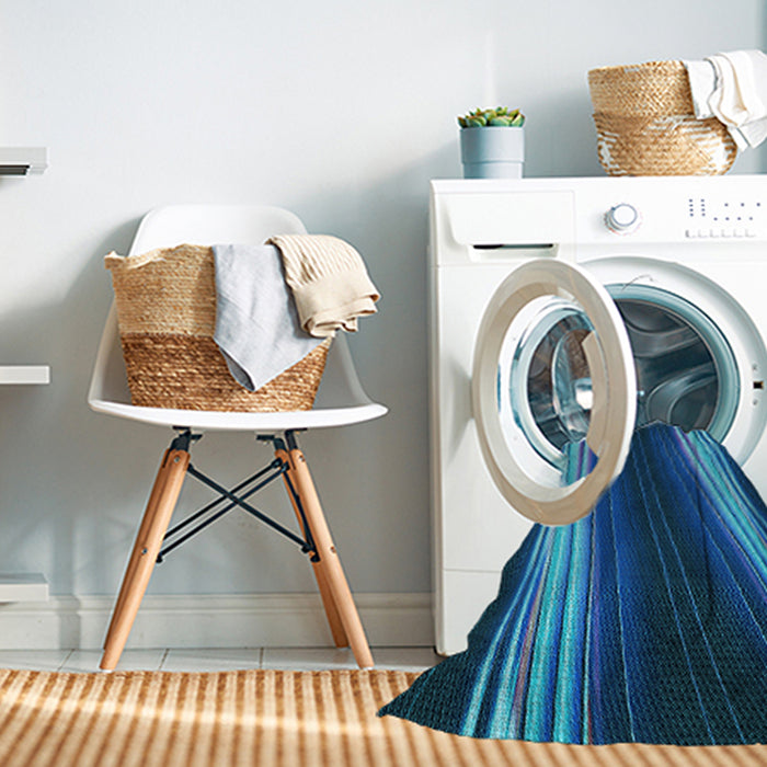 Machine Washable Transitional Deep Sky Blue Rug in a Washing Machine, wshpat137lblu