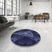 Round Patterned Night Blue Rug in a Office, pat1373blu