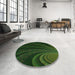 Round Patterned Black Rug in a Office, pat1375grn