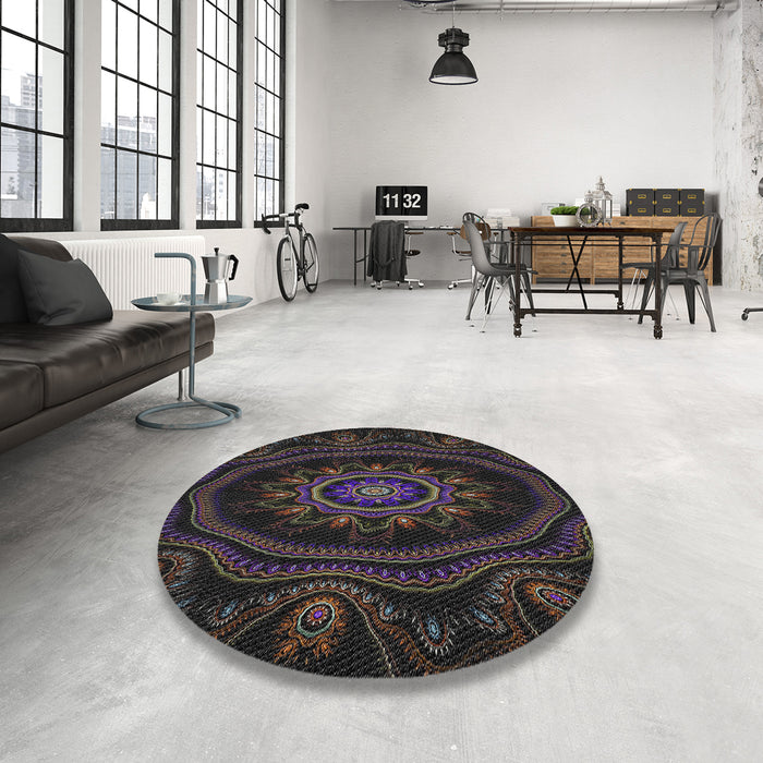 Round Patterned Black Novelty Rug in a Office, pat1379