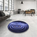 Round Patterned Night Blue Rug in a Office, pat1385blu