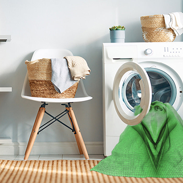 Machine Washable Transitional Green Rug in a Washing Machine, wshpat1386grn