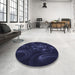 Round Patterned Night Blue Rug in a Office, pat1388blu