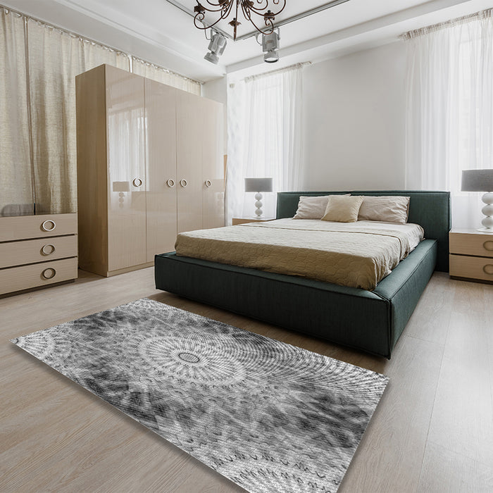 Round Machine Washable Transitional Cloud Gray Rug in a Office, wshpat1393gry