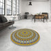 Round Machine Washable Transitional Metallic Gold Rug in a Office, wshpat1398