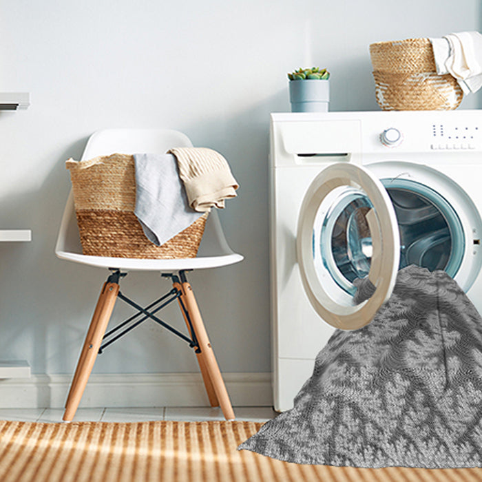 Machine Washable Transitional Carbon Gray Rug in a Washing Machine, wshpat1403gry