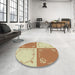 Round Machine Washable Transitional Gold Rug in a Office, wshpat1413