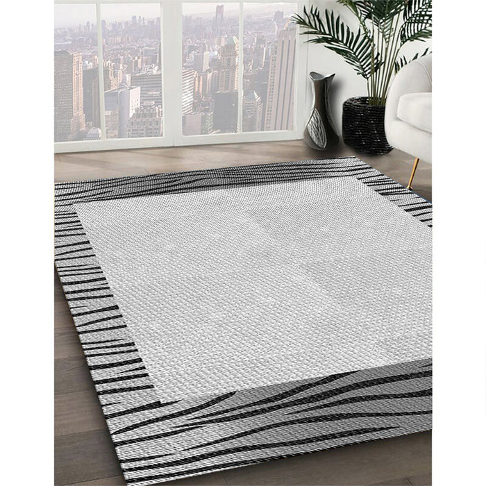 Machine Washable Transitional Platinum Gray Rug in a Family Room, wshpat1415gry