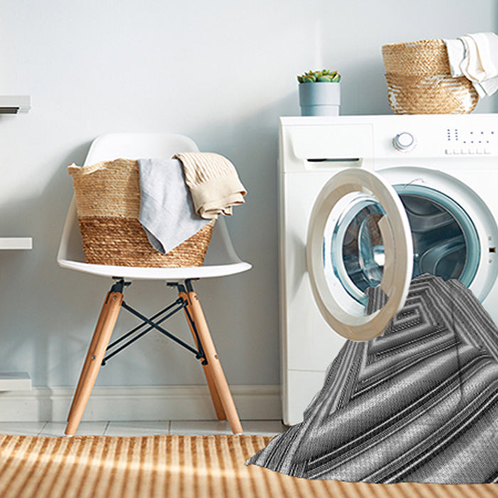 Machine Washable Transitional Cloud Gray Rug in a Washing Machine, wshpat1417gry