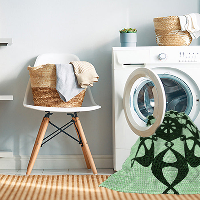 Machine Washable Transitional Dark Forest Green Rug in a Washing Machine, wshpat1425grn