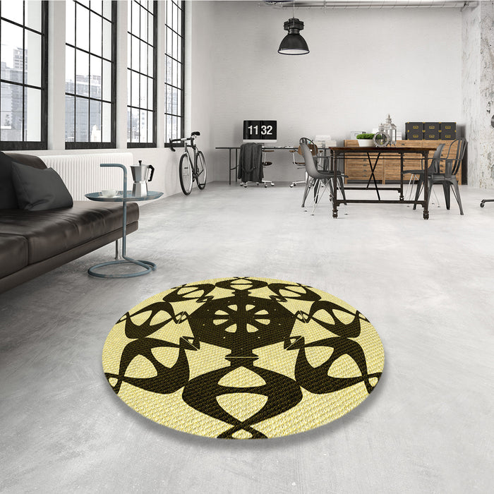 Round Patterned Bakers Brown Rug in a Office, pat1425yw