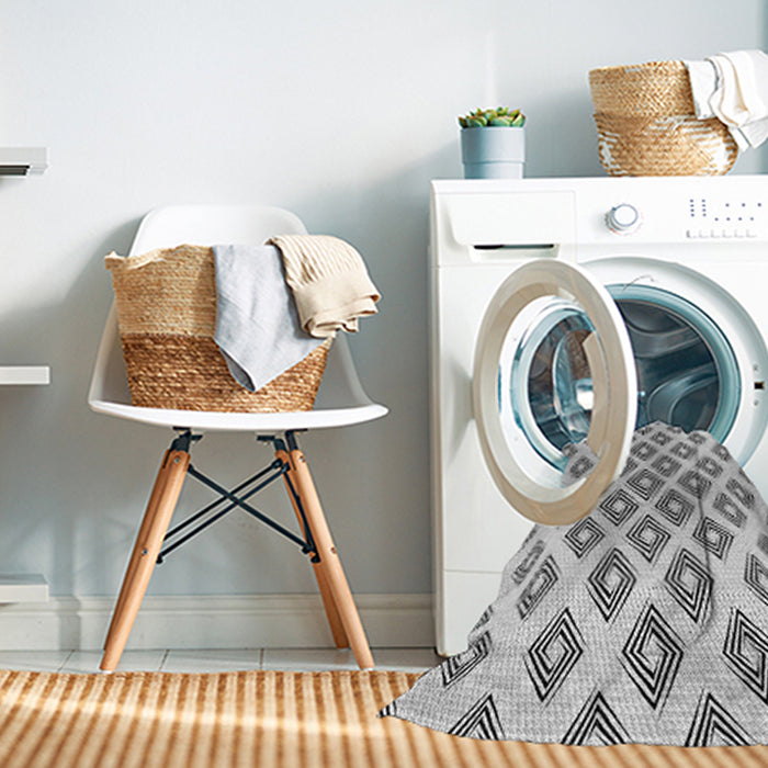 Machine Washable Transitional White Smoke Rug in a Washing Machine, wshpat143