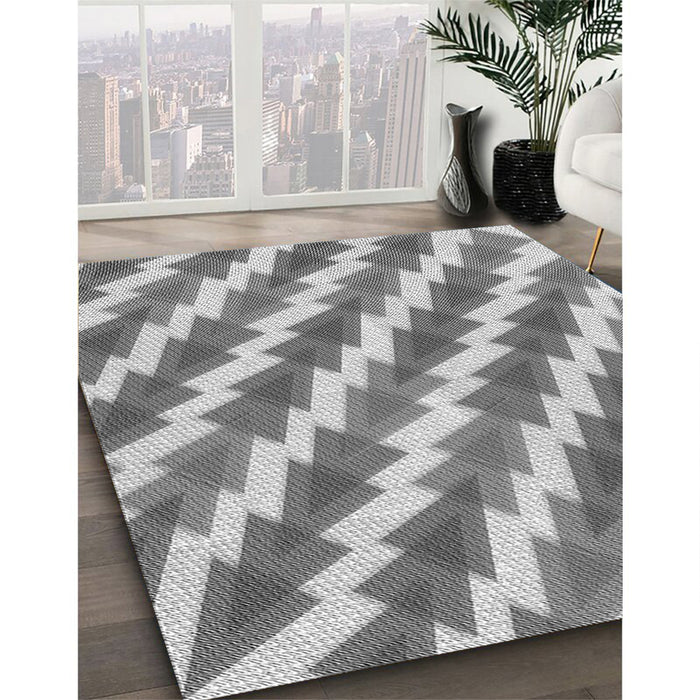 Patterned Silver Gray Rug in Family Room, pat1447gry