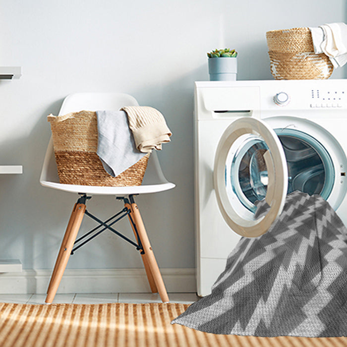 Machine Washable Transitional Silver Gray Rug in a Washing Machine, wshpat1447gry