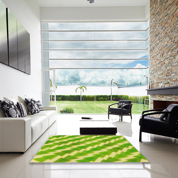Square Patterned Green Rug in a Living Room, pat1447yw
