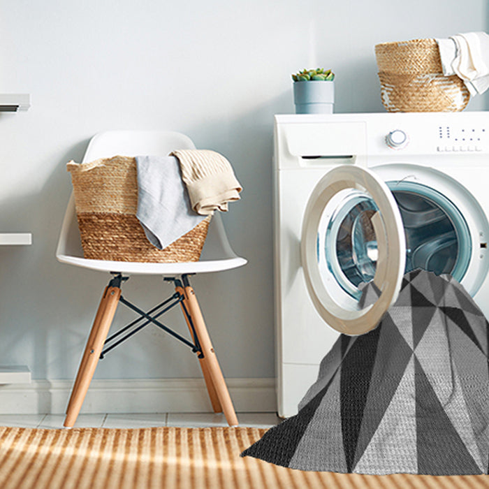 Machine Washable Transitional Dark Gray Rug in a Washing Machine, wshpat1463gry