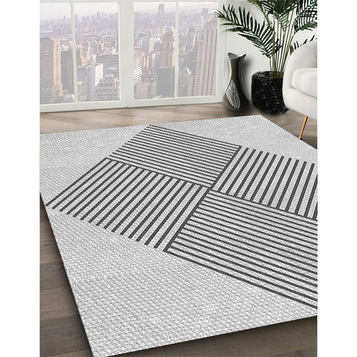 Patterned Platinum Gray Rug in Family Room, pat1473gry