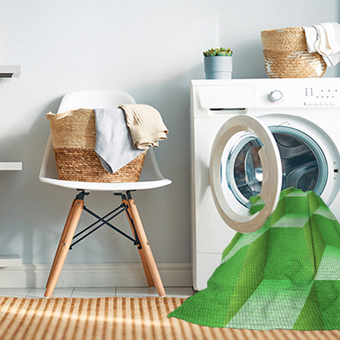 Machine Washable Transitional Emerald Green Rug in a Washing Machine, wshpat1480grn