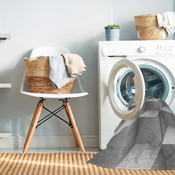 Machine Washable Transitional Cloud Gray Rug in a Washing Machine, wshpat1480gry