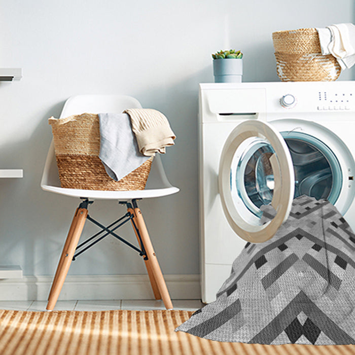 Machine Washable Transitional Platinum Silver Gray Rug in a Washing Machine, wshpat1483gry