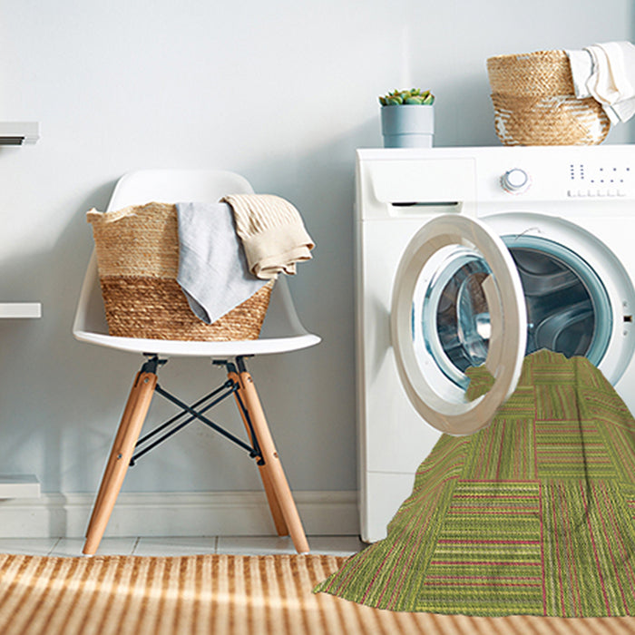 Machine Washable Transitional Green Rug in a Washing Machine, wshpat1487brn