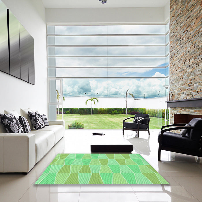Square Patterned Green Rug in a Living Room, pat1489grn