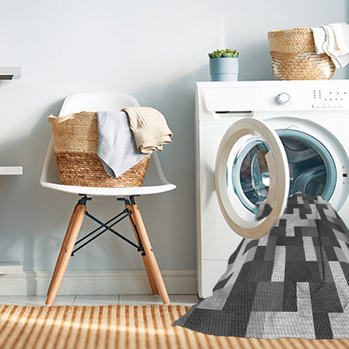 Machine Washable Transitional Cloud Gray Rug in a Washing Machine, wshpat1490gry