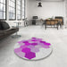 Round Machine Washable Transitional Periwinkle Pink Rug in a Office, wshpat1492