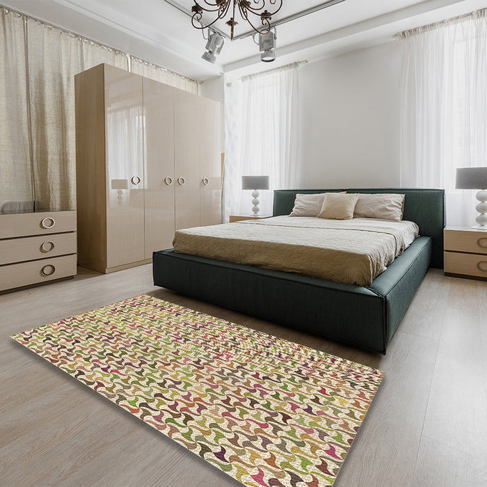 Patterned Khaki Gold Rug in a Bedroom, pat1524brn