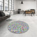 Round Patterned Gray Novelty Rug in a Office, pat1524