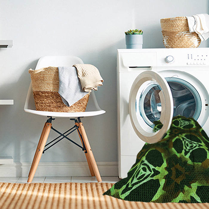 Machine Washable Transitional Dark Lime Green Rug in a Washing Machine, wshpat1526grn