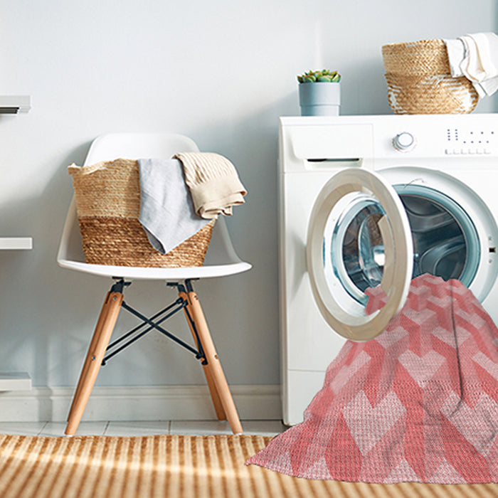 Machine Washable Transitional Pastel Pink Rug in a Washing Machine, wshpat1534rd