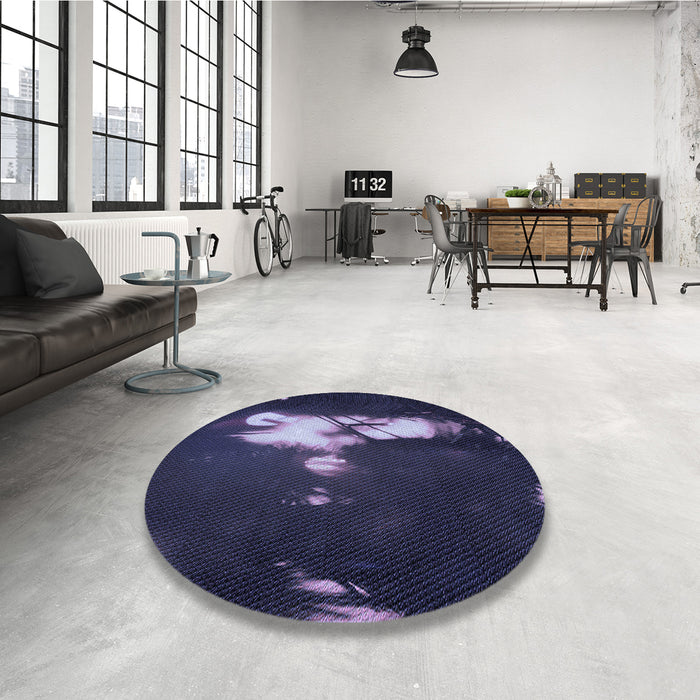 Round Patterned Night Blue Rug in a Office, pat154blu