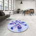 Round Patterned Blue Rug in a Office, pat1547blu