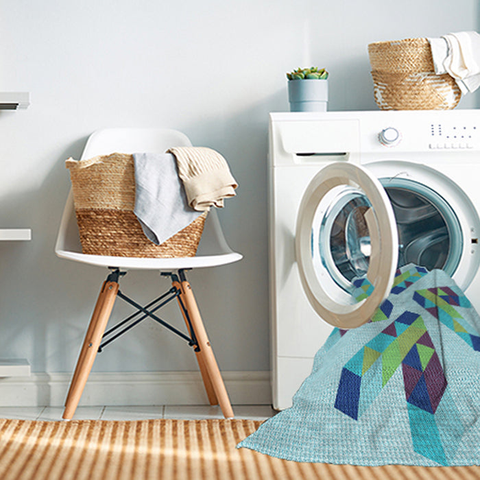 Machine Washable Transitional Light Aquamarine Green Rug in a Washing Machine, wshpat1547lblu